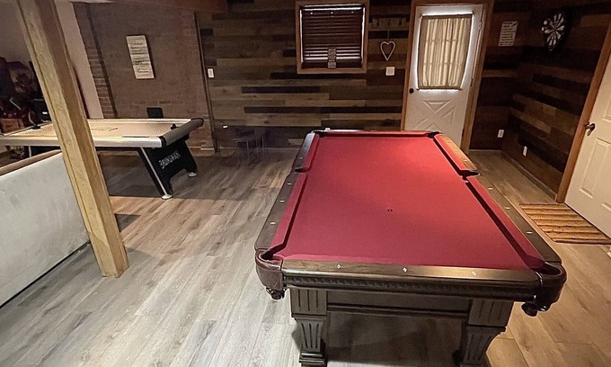 Hamlin House | Huge Renovated 4 BDR House. Ski Hill. Pool Table. Game Room. Big open sunroom.