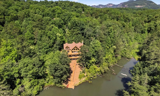 Lake Lure Cabin | Huge Spacious Cabin On the Lake. Mountain/Lake views