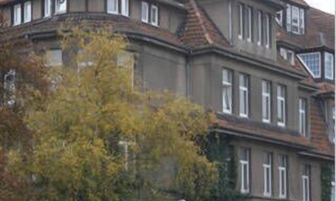 Hamelin Apartment | Huge vacation home close to town but quiet