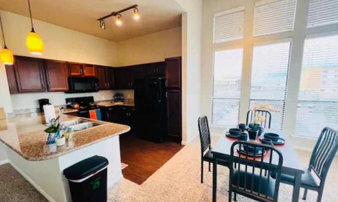 Pearland Apartment | Humble Abode ~ New 2 Bedroom~ Like Home~Vaulted Ceilings~Spacious