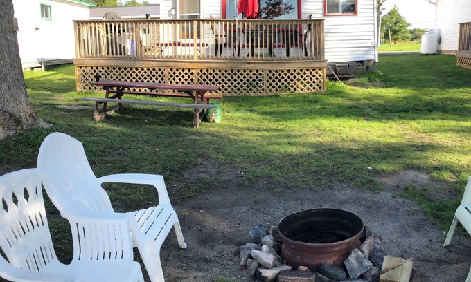 Lavigne Cottage | Humming Bird Cottage #5 nGraceland cottages
