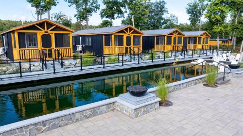 North Sebago Villa | HUMMINGBIRD LIMIT 3 cabin
