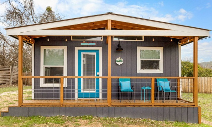 New Braunfels House | Hunka Hunka River Cabin Retreat