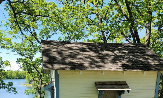 Vergas House | Hunting season is here!! Cozy Casita on Loon Lake-dog friendly!