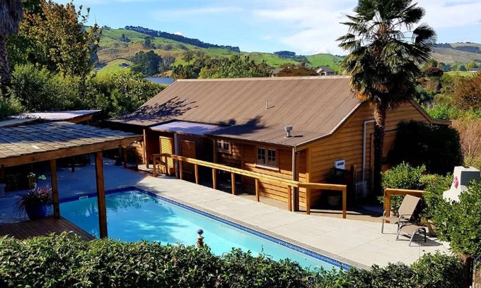 Cambridge House | Huntington Stables Retreat