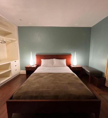 Upper Jarvis House | Huntley Inn