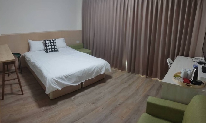Central District Hotel | Huru House