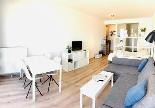 Lissewege House | Huswell - Beach Studio with Balcony & Sea View