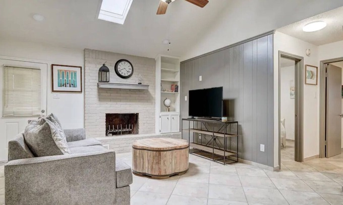 Hutto House | Hutto 4 BDRM GETAWAY HOME PERFECT FOR BUSINESS OR LEISURE.