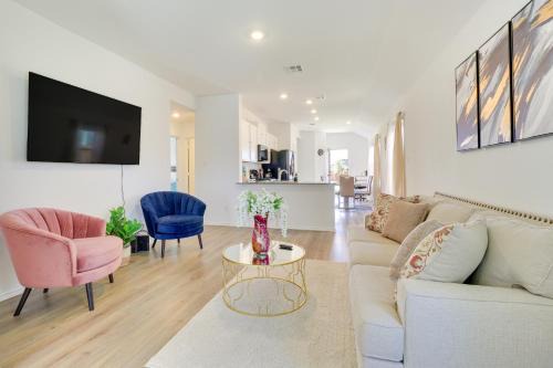 Hutto House | Hutto Getaway with Yard, 9 Mi to Lake Pflugerville!