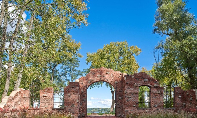 Kingston Hotel | Hutton Brickyards Riverfront Hotel + Venue