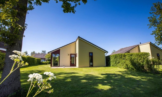 Heinkenszand Resort | HVZ Crocus 4p - Two Bedroom Resort, Sleeps 4
