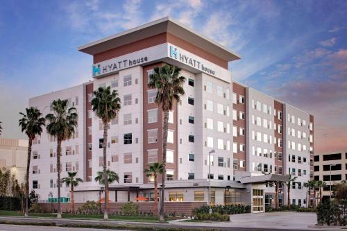 Irvine Business Complex Hotel | Hyatt House Irvine/John Wayne Airport