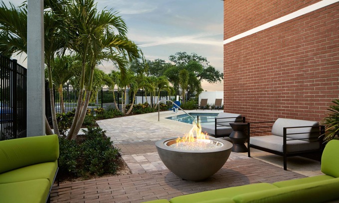 Interchange Square Hotel | Hyatt Place Melbourne/Palm Bay/I-95