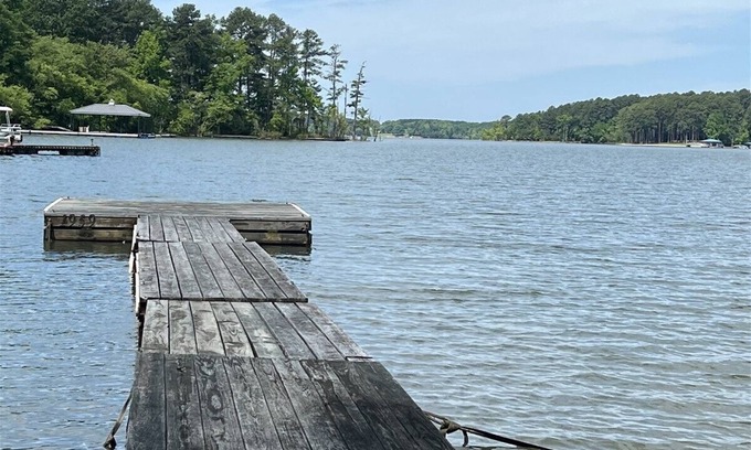 Boydton House | Hydrangea Cottage at Kerr Lake