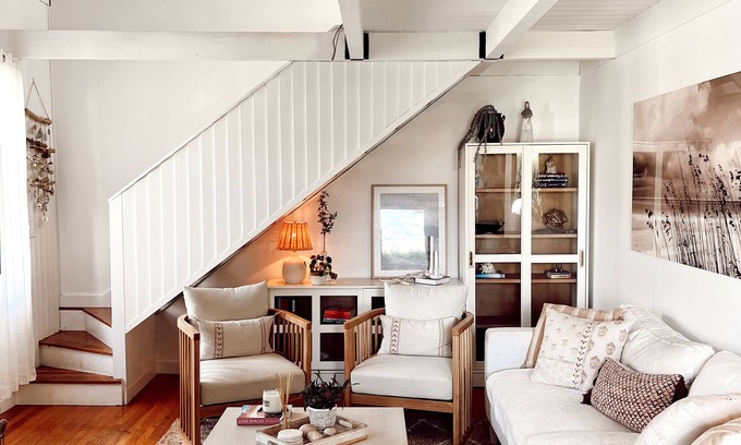 Marblehead House | Hygge carriage house in heart of Old Town Marblehead. Walk to everything MBHD!