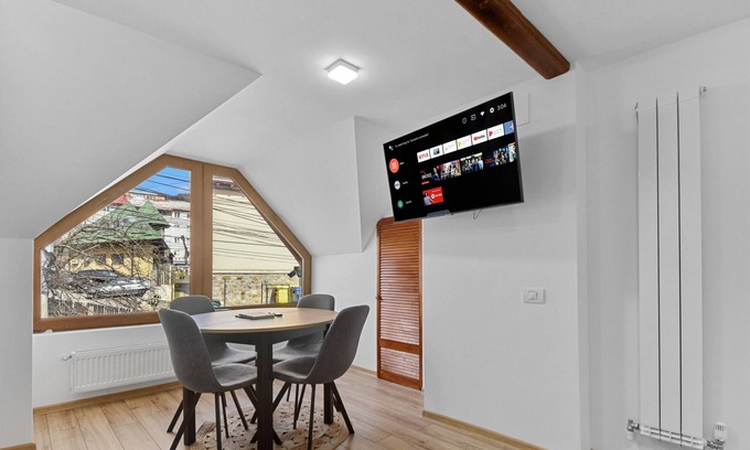 Sinaia Apartment | Hytta Apartment with 2 Bedrooms