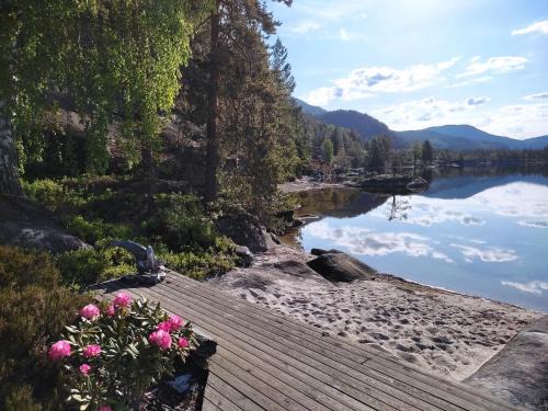 Kviteseid House | Hytte ved Vråvatnet i Vrådal