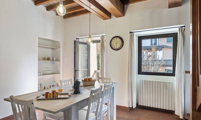 Iseo Apartment | I Balconi - Two Bedroom Apartment, Sleeps 5