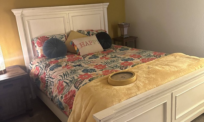 Justin House | I bedroom/1 bathroom. Available in our home. Beautiful and relaxing!
