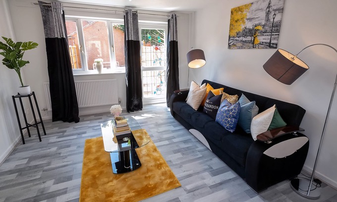 Thamesmead East House | I Love London! A Central 2-Bed Home - Sleep 1-4!