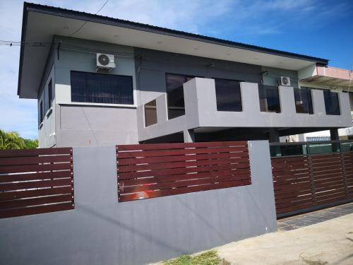 Semporna House | I Love U BnB 爱乐游民宿 步行5 分钟到码头