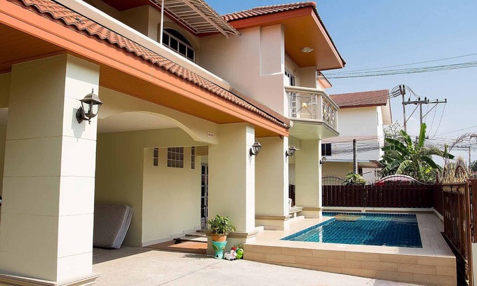 Na Kluea Villa | I-Rin poolvilla featuring its own swimming pool set in a private estate.
