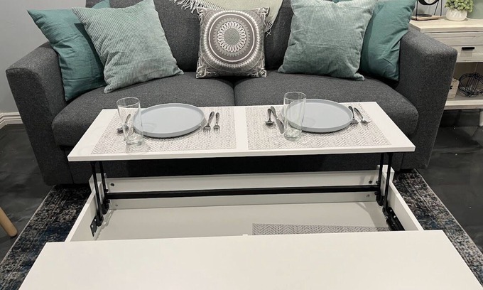Poplar Grove Apartment | I80 Wi-Fi Airport No Stairs Close to Downtown