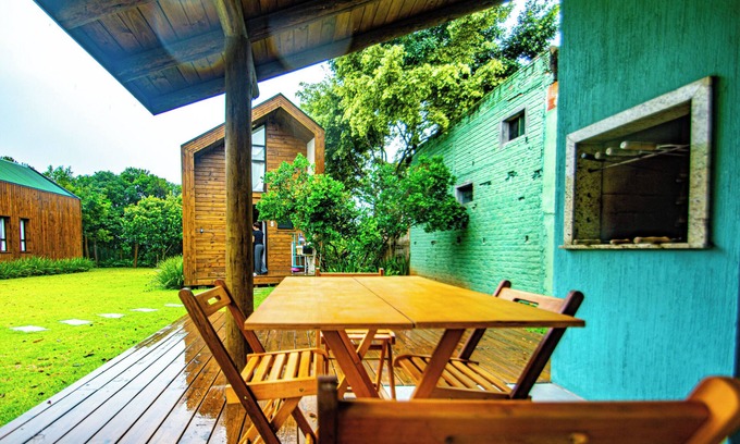 Imbituba Ski Chalet | IbiraCottage Casa Verde em frente a Lagoa RS5981