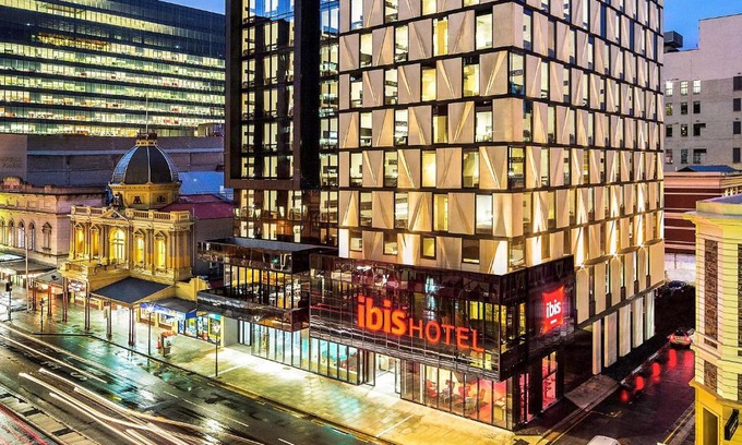 Adelaide Central Business District Hotel | ibis Adelaide