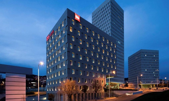 Santa Coloma de Gramenet Hotel | Ibis Barcelona Santa Coloma