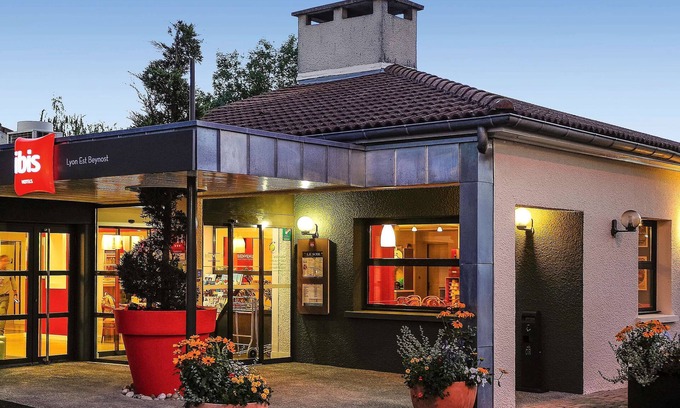 Beynost Hotel | ibis Lyon Est Beynost A42