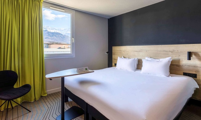 Crolles Hotel | ibis Styles Crolles Grenoble A41