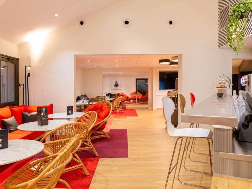 Chambray-les-Tours Hotel | ibis Tours Sud