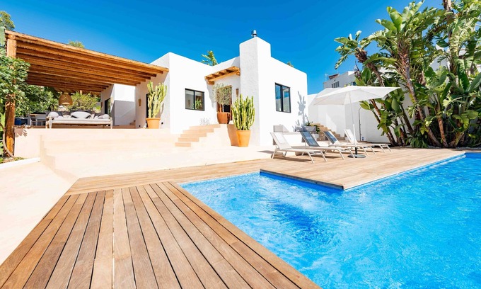 Sant Antoni de Portmany Villa | Ibiza villa with fantastic pool and stunning views.