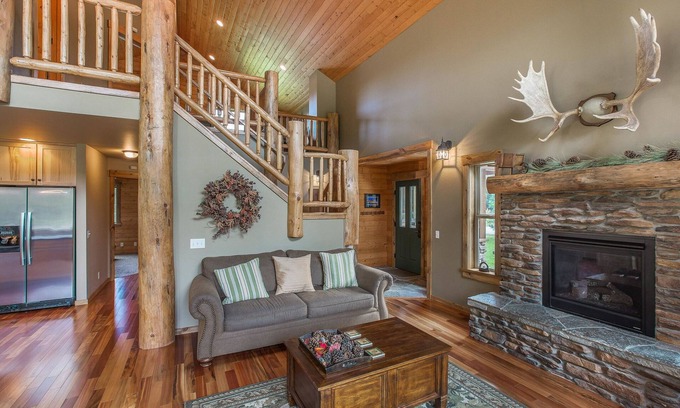 Leavenworth Cabin | Icicle Creek Lodge 2 Minutes to Downtown Leavenworthn3 bedrooms 3 baths