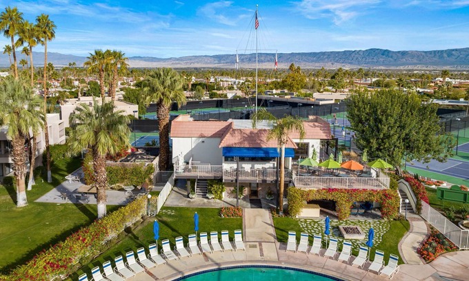 Palm Desert Condo | Iconic Shadow Mountain Resort | Tennis | Celebrity playground with stunning views & prime location!