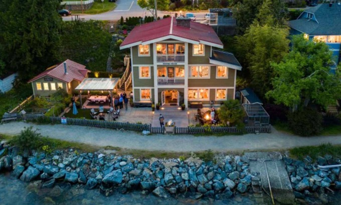 Gibsons House | Iconic Waterfront 3-Story Home with Views in Gibsons BC, Sleeps 16