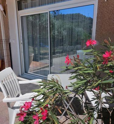 Digne-les-Bains Apartment | Idéal Curistes, Souvenirs de Provence, charmant appt neuf
