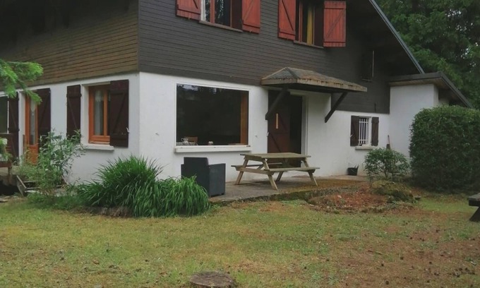 Saint-Sauveur-Camprieu Ski Chalet | Idéalement Situé au Centre du Village Près du lac du Bonheur
