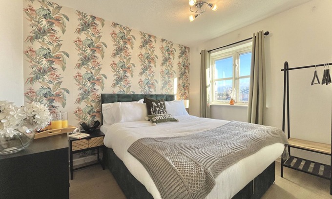 Manchester House | Ideal 3-bed stay-away-home Manchester area