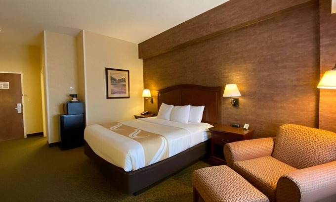Augusta House | Ideal Choice for Business & Leisure Travels!