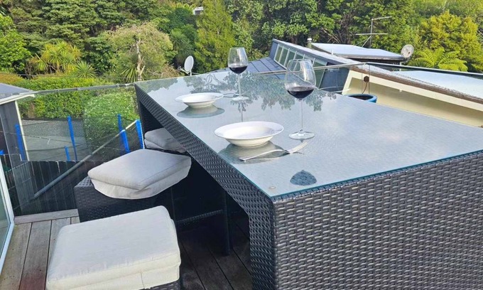 Tawharanui House | Ideal Coastal Retreat with something for everyone