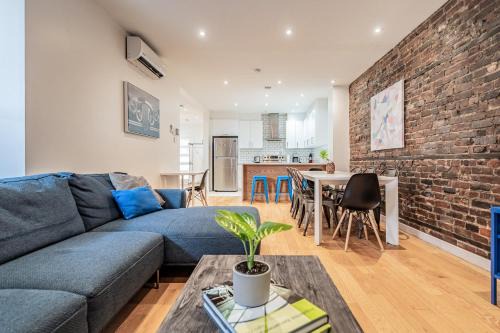 Plateau Mont Royal Apartment | Ideal Group Stay in Charming Le Plateau Near Metro