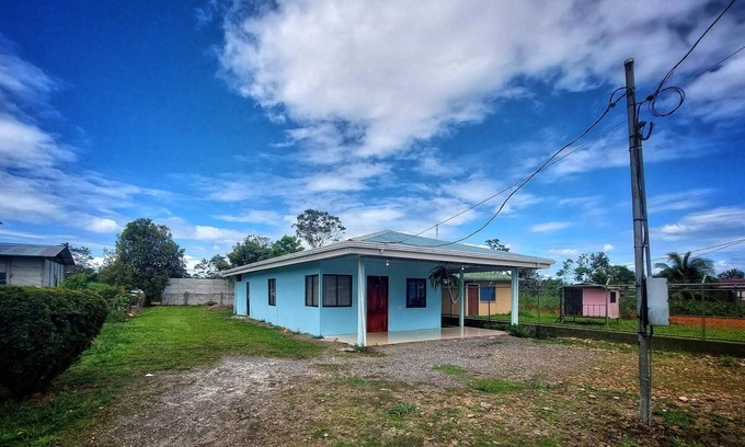 Penas Blancas House | Ideal House for Families, just 10 minutes from La Fortuna de San Carlos.