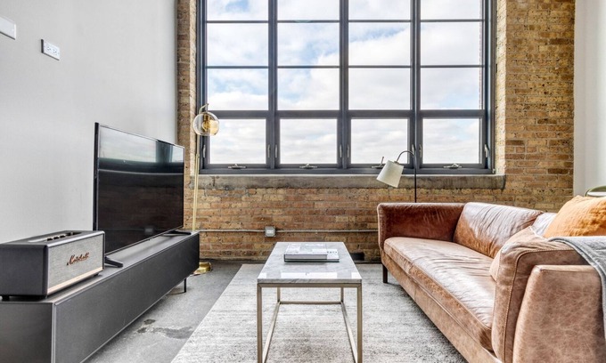 Sheffield Neighbors Apartment | Ideal Lincoln Park 1BR w/Lounge, Roof & Gym, near DePaul, by Blueground