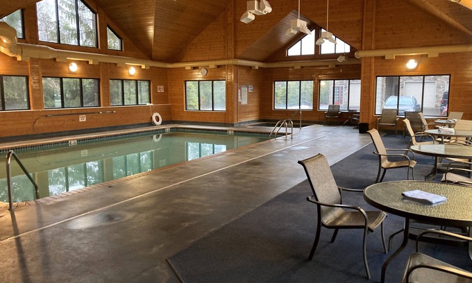 Crosslake House | Ideal location in Crosslake on the Whitefish Chain! Sleeps 12 with indoor pool!