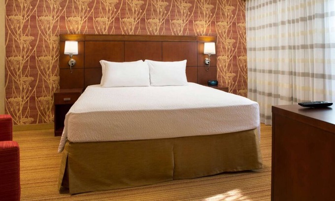 Mayo Clinic Hotel | Ideal Mix of Comfort and Value! Close to Fountain Hills Botanical Garden