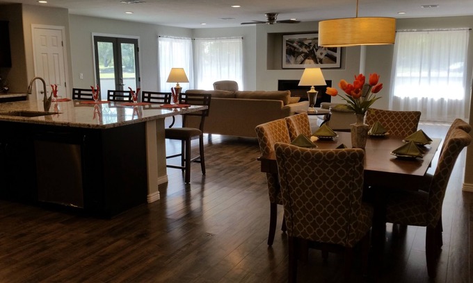 Sun City House | Ideal Retreat on Golf Course in Adult Community
