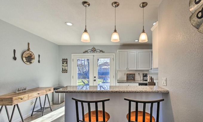 Shearer Hills - Ridgeview House | Ideally Located San Antonio Home with Fire Pit!